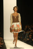 th_22329_md-fashionledge.com-ss06-rtw-newyork-w-luca-003-zoppffa2_122_1164lo.jpg