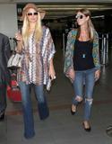 th_44188_celebrity_paradise.com_TheElder_ParisandNickyHilton2011_08_25_arrivingforaflightatLAXairport21_122_358lo.jpg