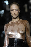 th_30257_Dolce_4_Gabbana_Milan_FW_2007_2008_0004_122_368lo.jpg