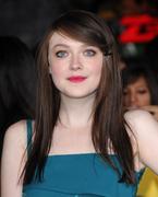 th_37996_Tikipeter_Dakota_Fanning_Twilight_1_004_122_492lo.jpg