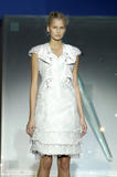 th_65672_Hussein_Chalayan_Paris_Fashion_Show_119_123_519lo.jpg