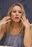 th_11242_kristen_bell_couples_retreat_press_conference_21_122_773lo.jpg