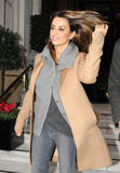 th_73751_celebrity-paradise.com-The_Elder-Penelope_Cruz_2009-12-05_-_left_her_London_Hotel_122_870lo.jpg