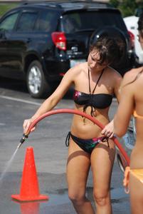 Bikini-Carwash-11ltjmo2xi.jpg